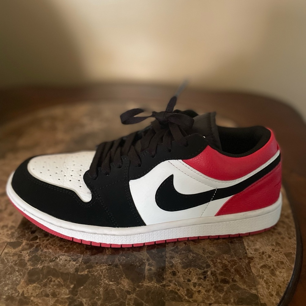 Low top Jordan 1s, womens.